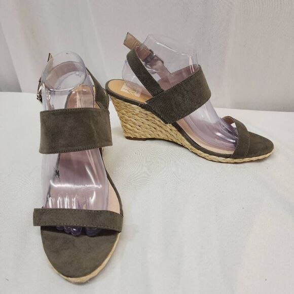 Dolce Vita Size 11 Wedge Heel Sandal Olive Faux Nubuck Suede - Picture 3 of 11